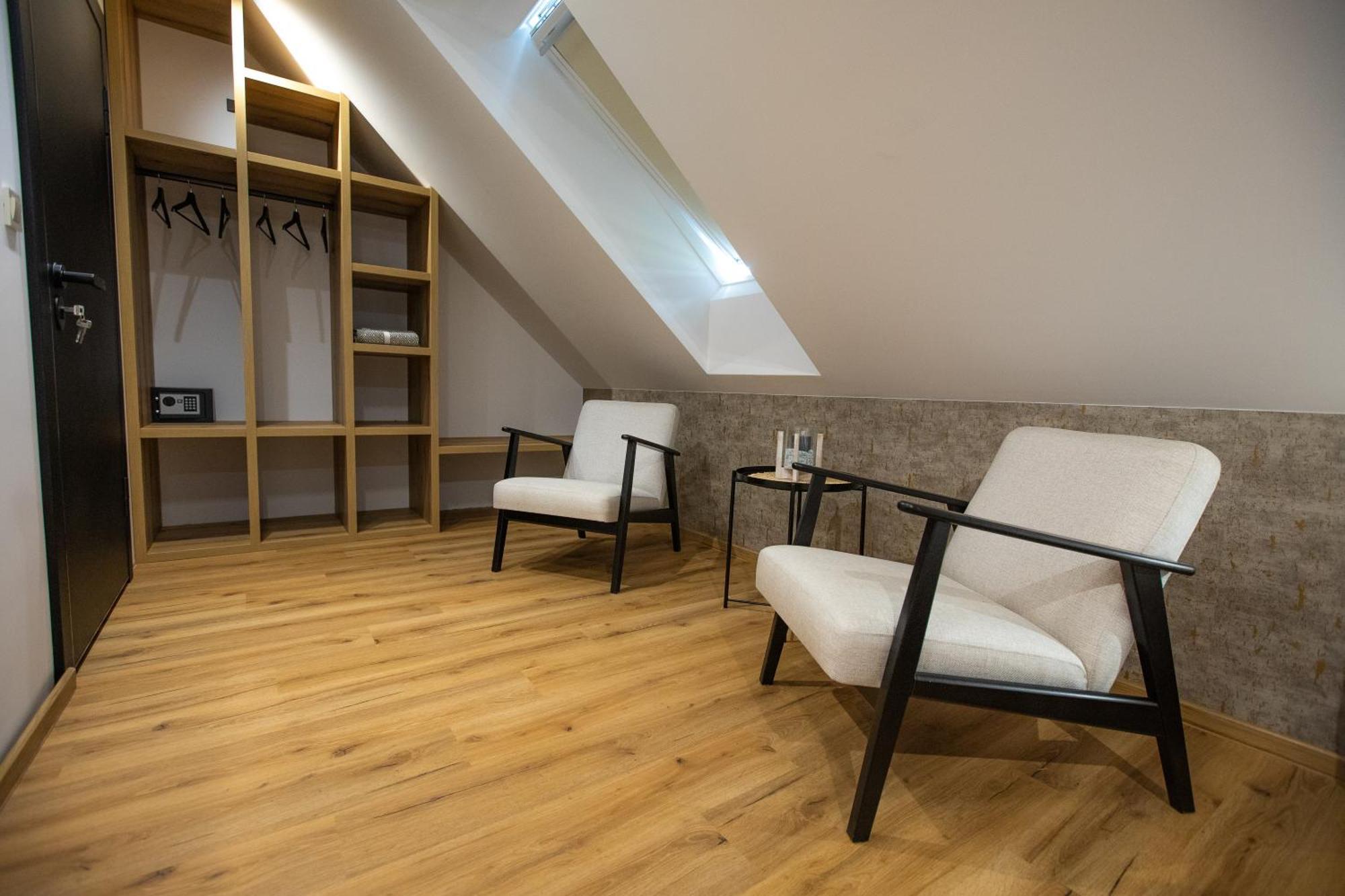 Hotel Hisa Trelc- Sobe Komenda Zewnętrze zdjęcie