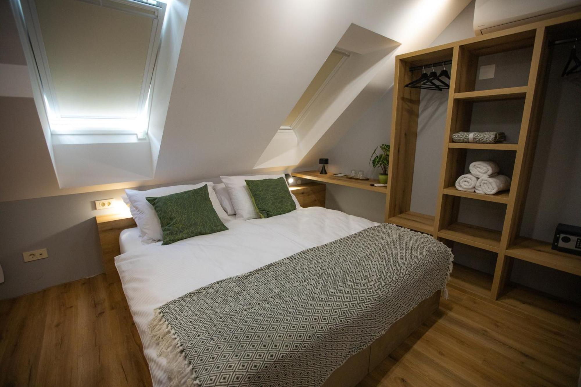 Hotel Hisa Trelc- Sobe Komenda Zewnętrze zdjęcie