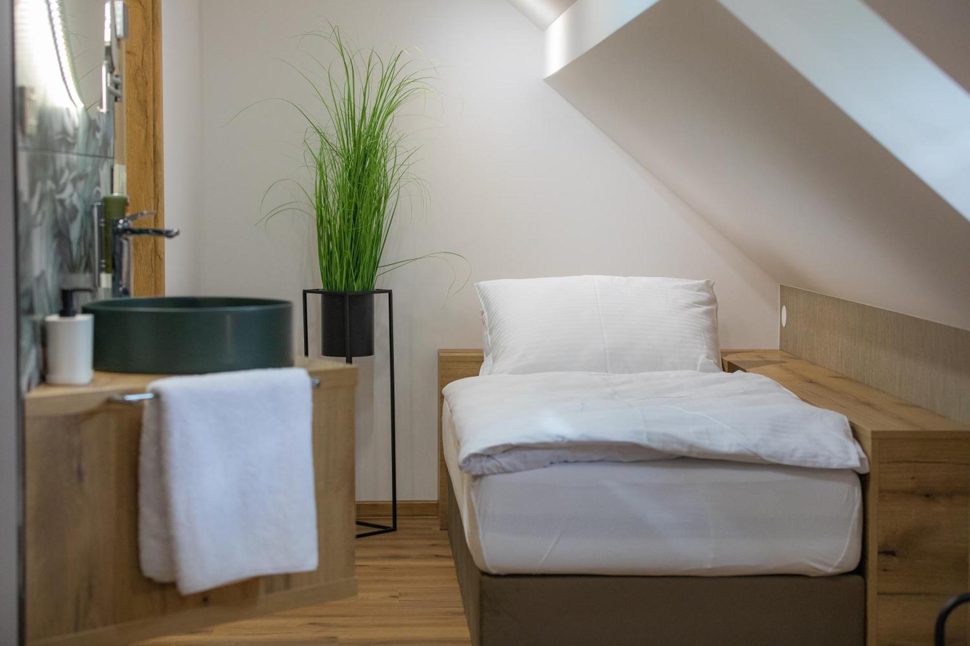 Hotel Hisa Trelc- Sobe Komenda Zewnętrze zdjęcie
