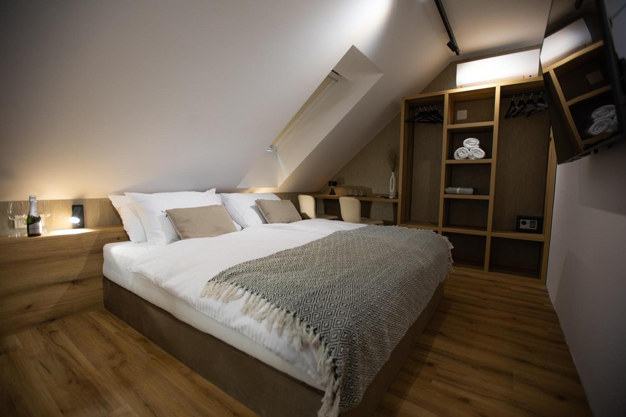 Hotel Hisa Trelc- Sobe Komenda Zewnętrze zdjęcie